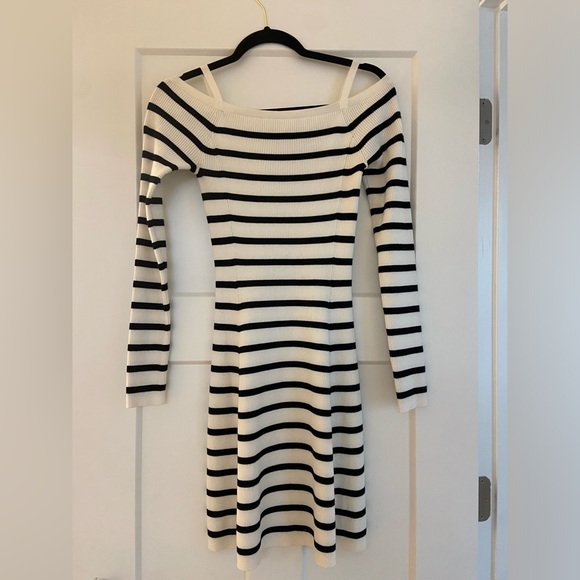 Paris vibes! Striped knit dress - Picture 1 of 3